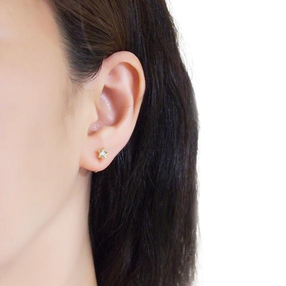 Mother Of Pearl Star and Moon Invisible Clip On Stud Earrings (Gold tone) - Miyabi Grace