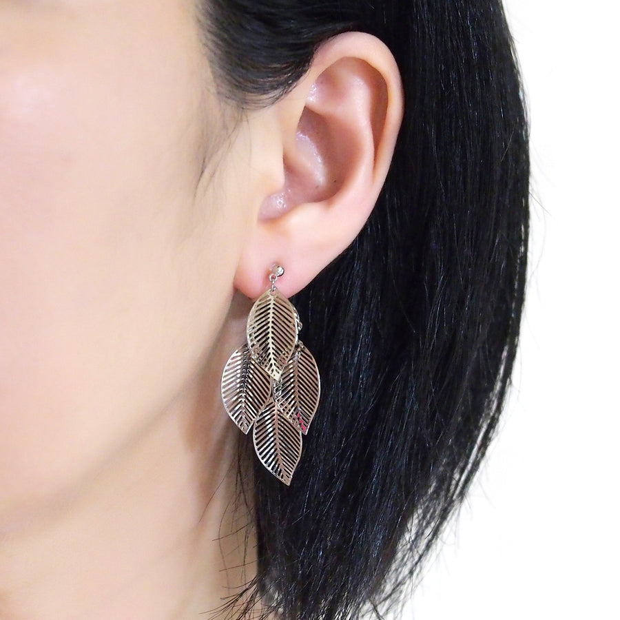 Silver four leaf filigree invisible clip on earrings - miyabigracejewelry.com