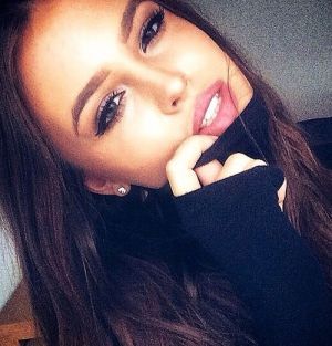 Are there any comfortable and pierced look sparkly rhinestone clip on earrings for girls’ night out?