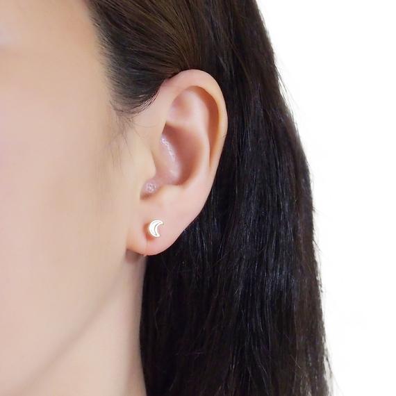 Mother Of Pearl Star and Moon Invisible Clip On Stud Earrings (Gold tone) - Miyabi Grace