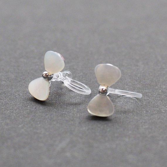 Mother Of Pearl Bow Tie Invisible Clip On Stud Earrings (Silver tone) - Miyabi Grace