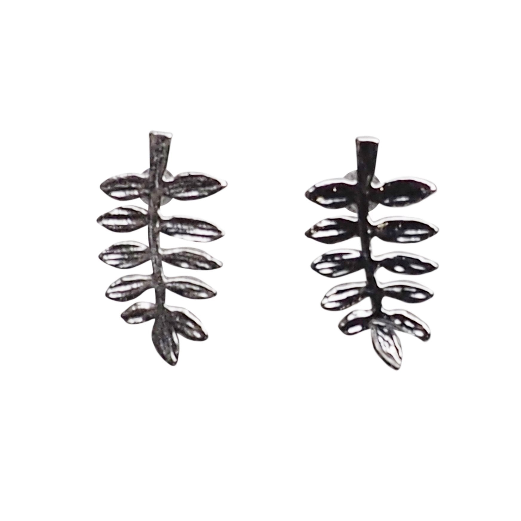 Tiny Leaf Invisible clip on stud earrings ( Silver tone ) - Miyabi Grace
