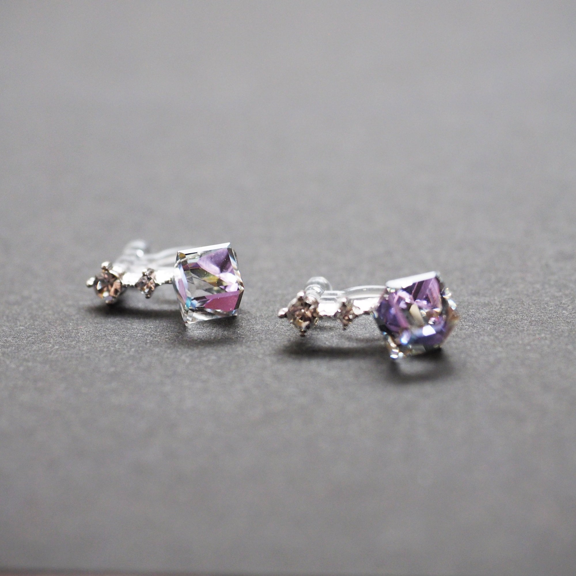 Swarovski Crystal Rhinestone Cube Invisible Clip On Stud Earrings ( Light Purple ) - Miyabi Grace