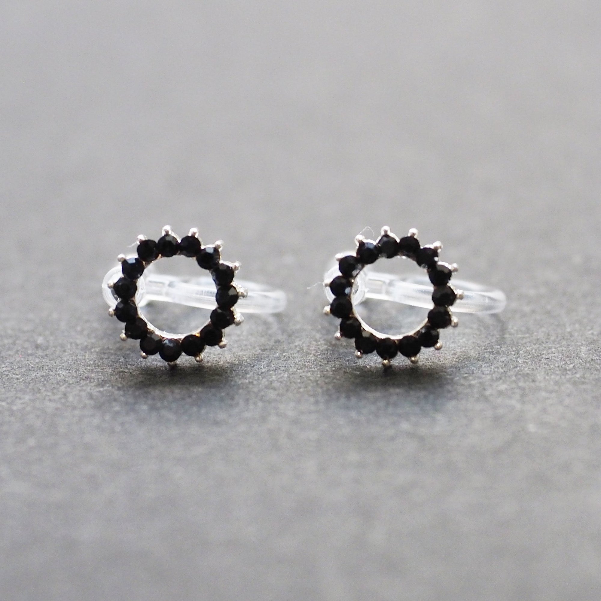 Circle Rhinestone Crystal Invisible Clip On Stud Earrings ( Black tone ) - Miyabi Grace
