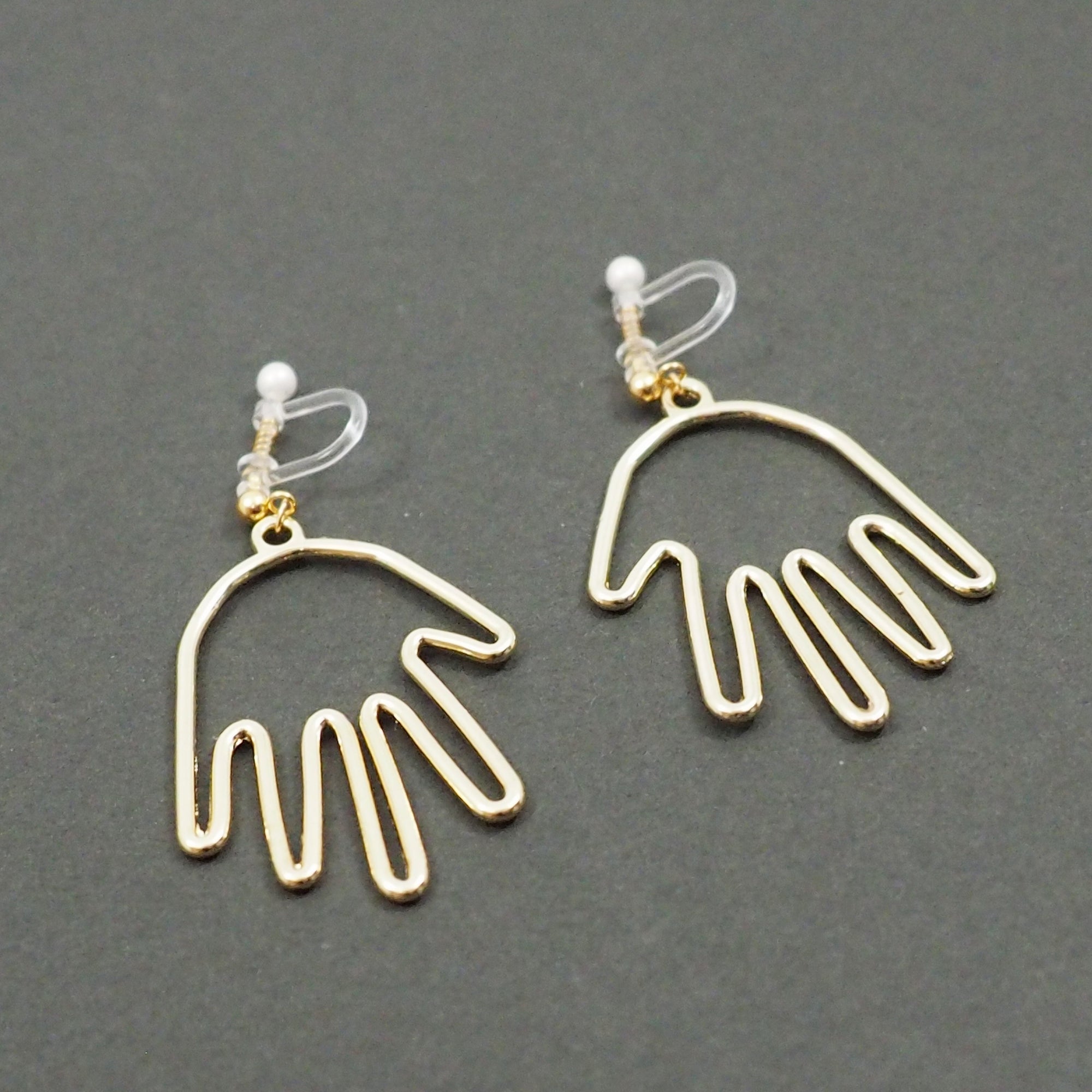 Gold Picasso Hand Invisible Clip On Earrings - Miyabi Grace