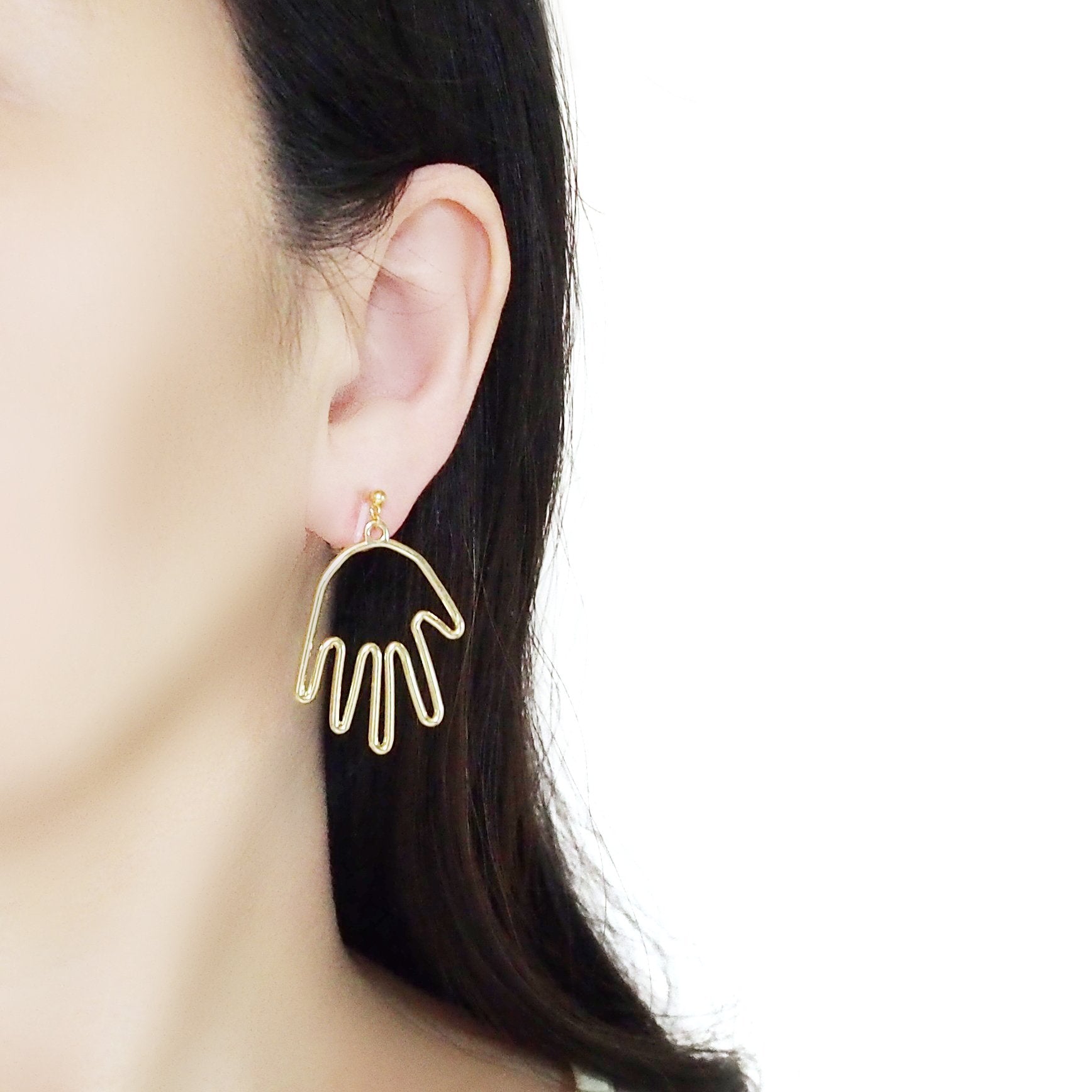 Gold Picasso Hand Invisible Clip On Earrings - Miyabi Grace