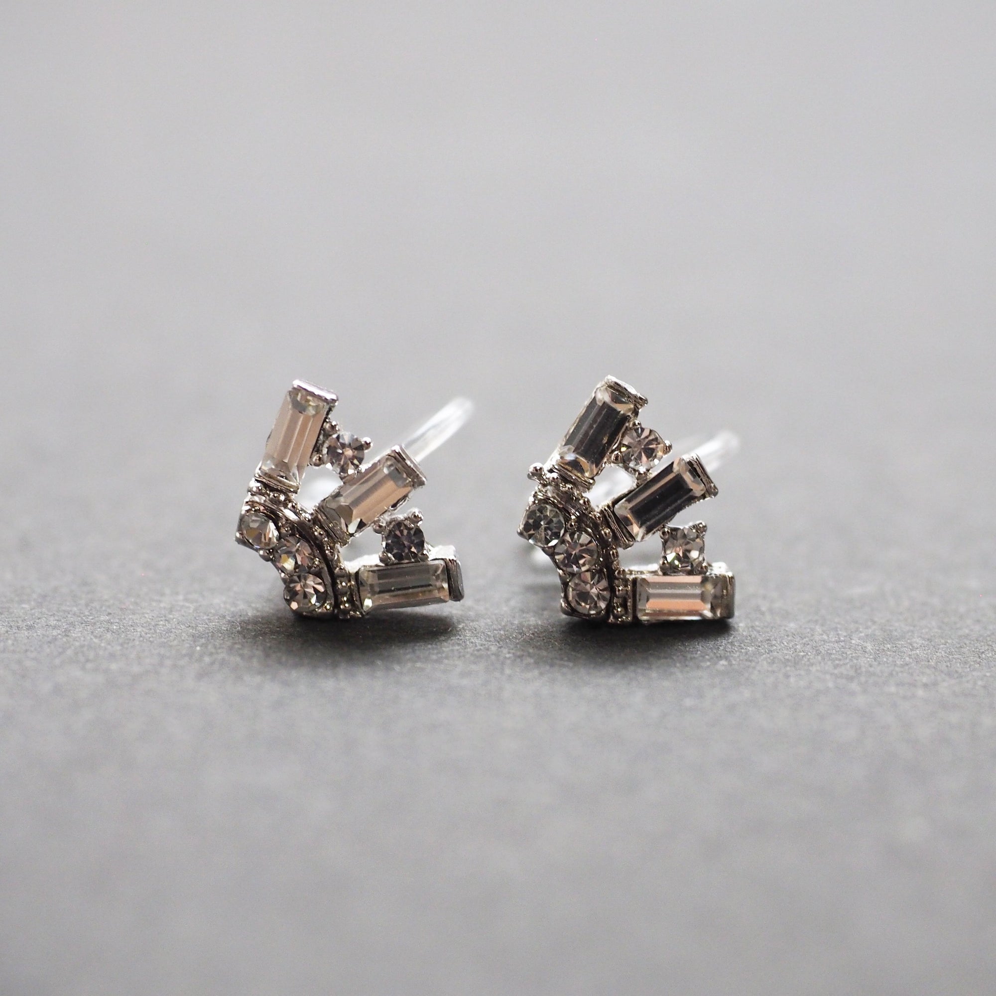 Fan Swarovski Crystal Rhinestone Invisible Clip On Earrings ( Clear ) - Miyabi Grace