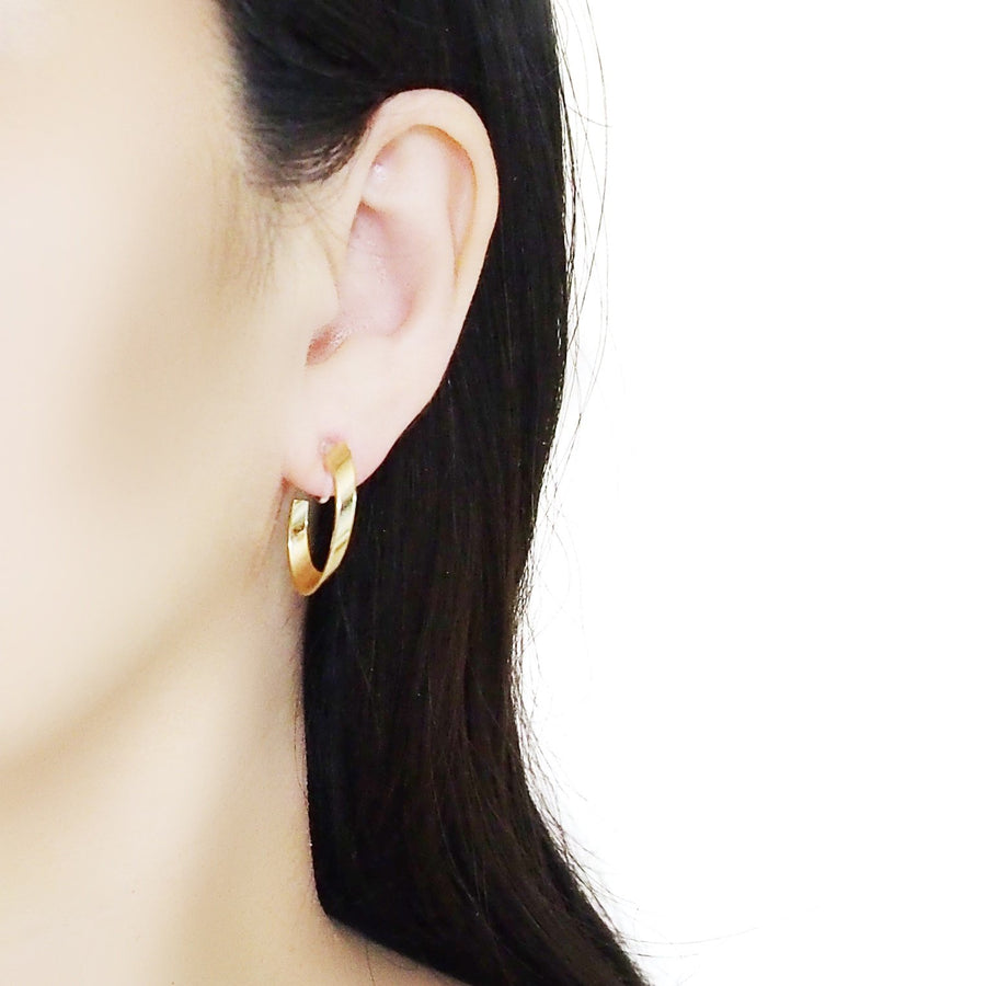 Gold Twisted Oval Invisible Clip On Hoop Earrings - Miyabi Grace