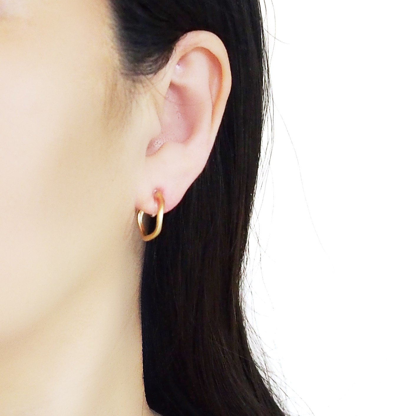 Gold Waved Invisible Clip On Hoop Earrings - Miyabi Grace