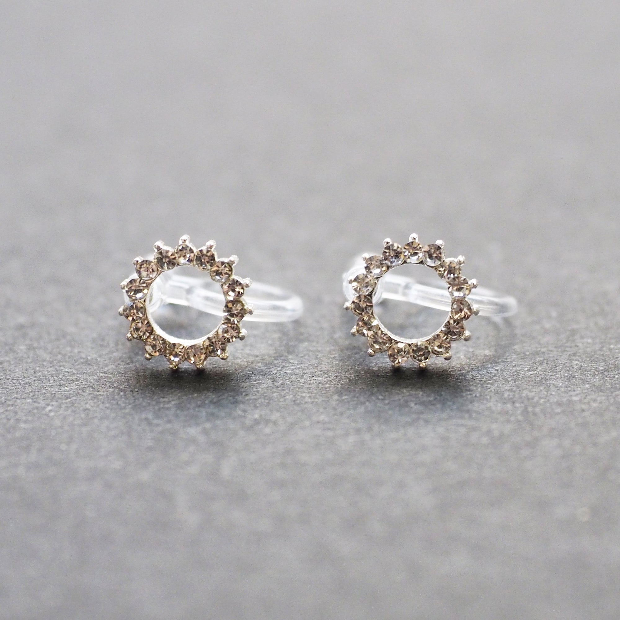 Circle Rhinestone Crystal Invisible Clip On Stud Earrings ( Silver tone ) - Miyabi Grace