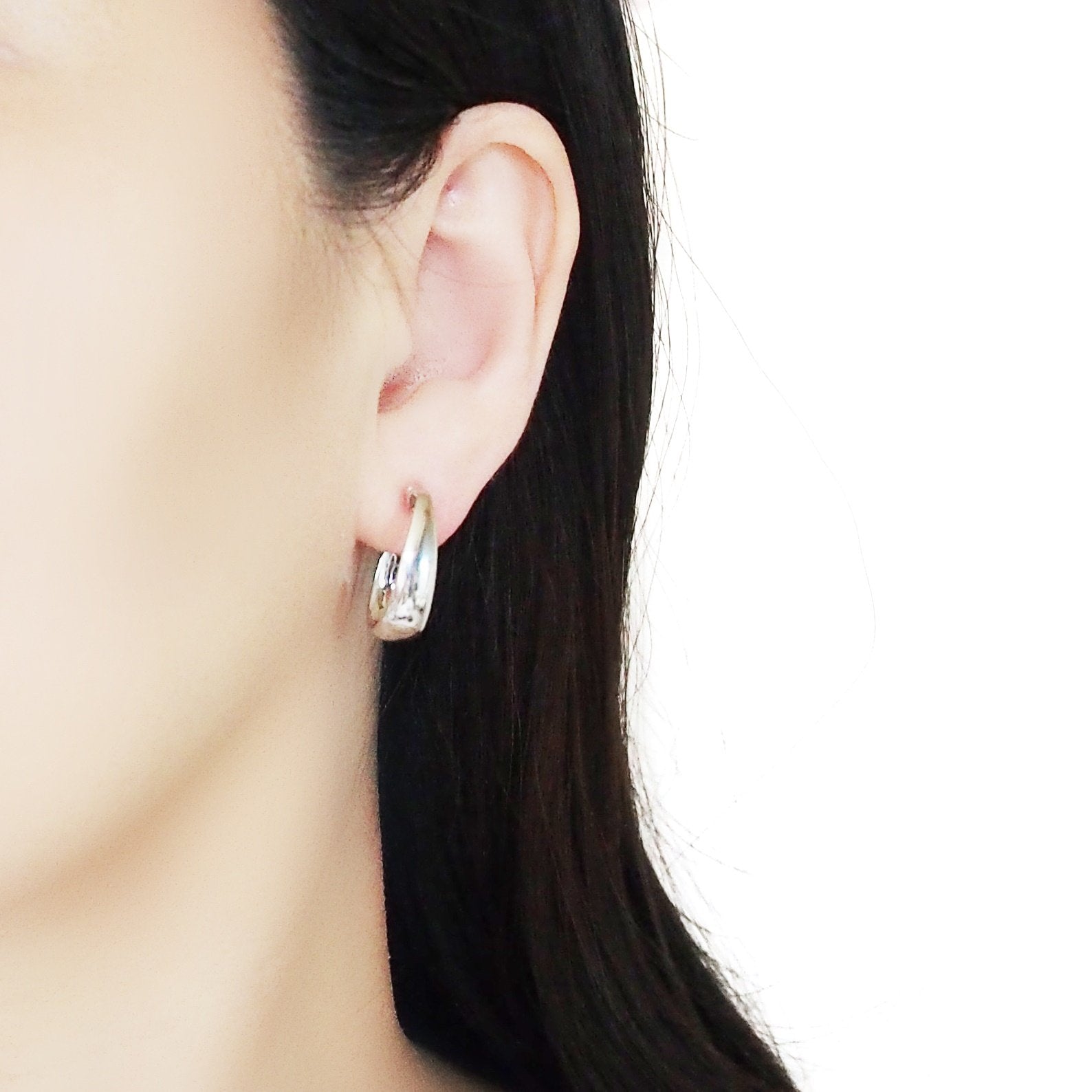 Silver Oval Invisible Clip On Hoop Earrings - Miyabi Grace