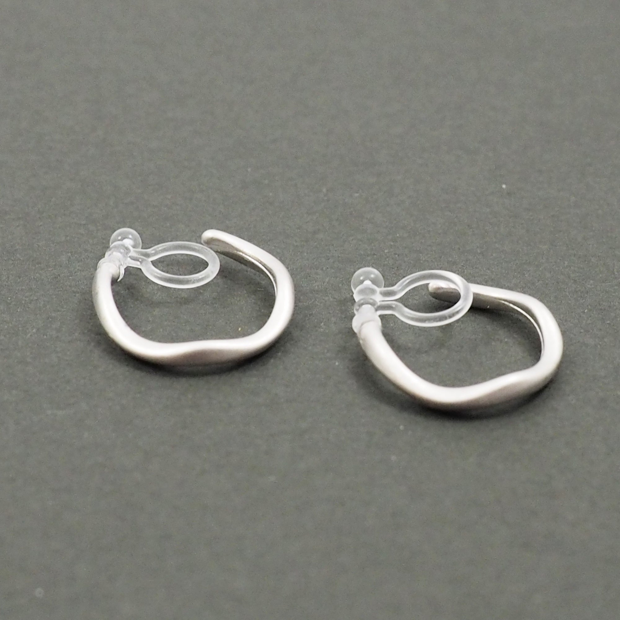 Silver Waved Invisible Clip On Hoop Earrings - Miyabi Grace
