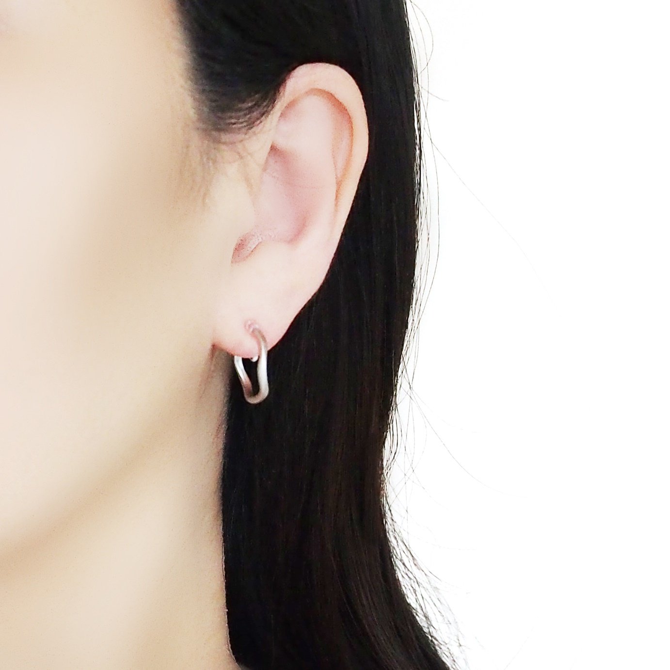 Silver Waved Invisible Clip On Hoop Earrings - Miyabi Grace