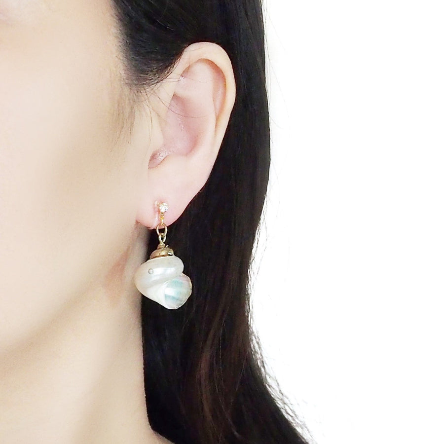 White Shell Invisible Clip On Earrings - Miyabi Grace