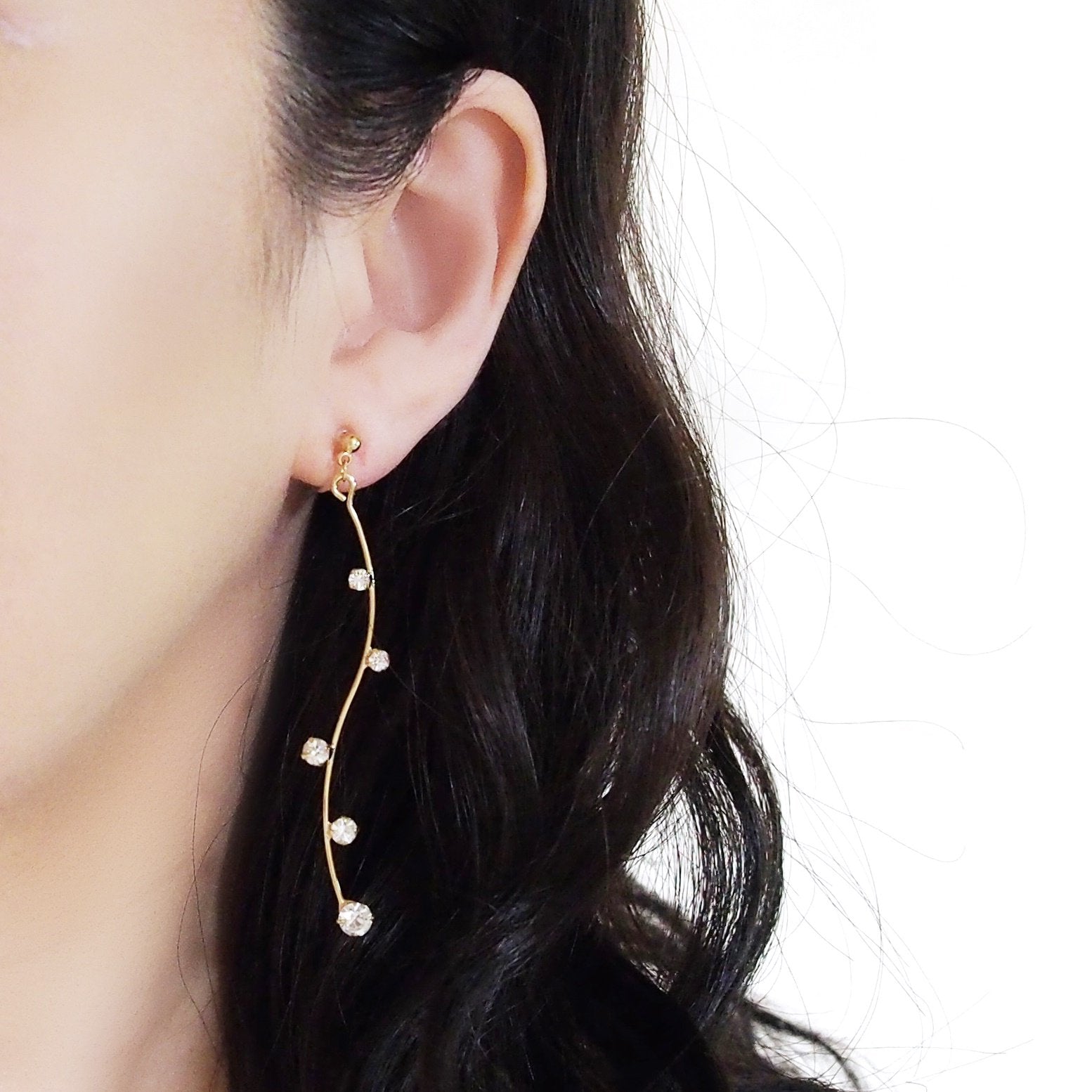 Gold waved bar rhinestone crystal dangle invisible clip on earrings - Miyabi Grace