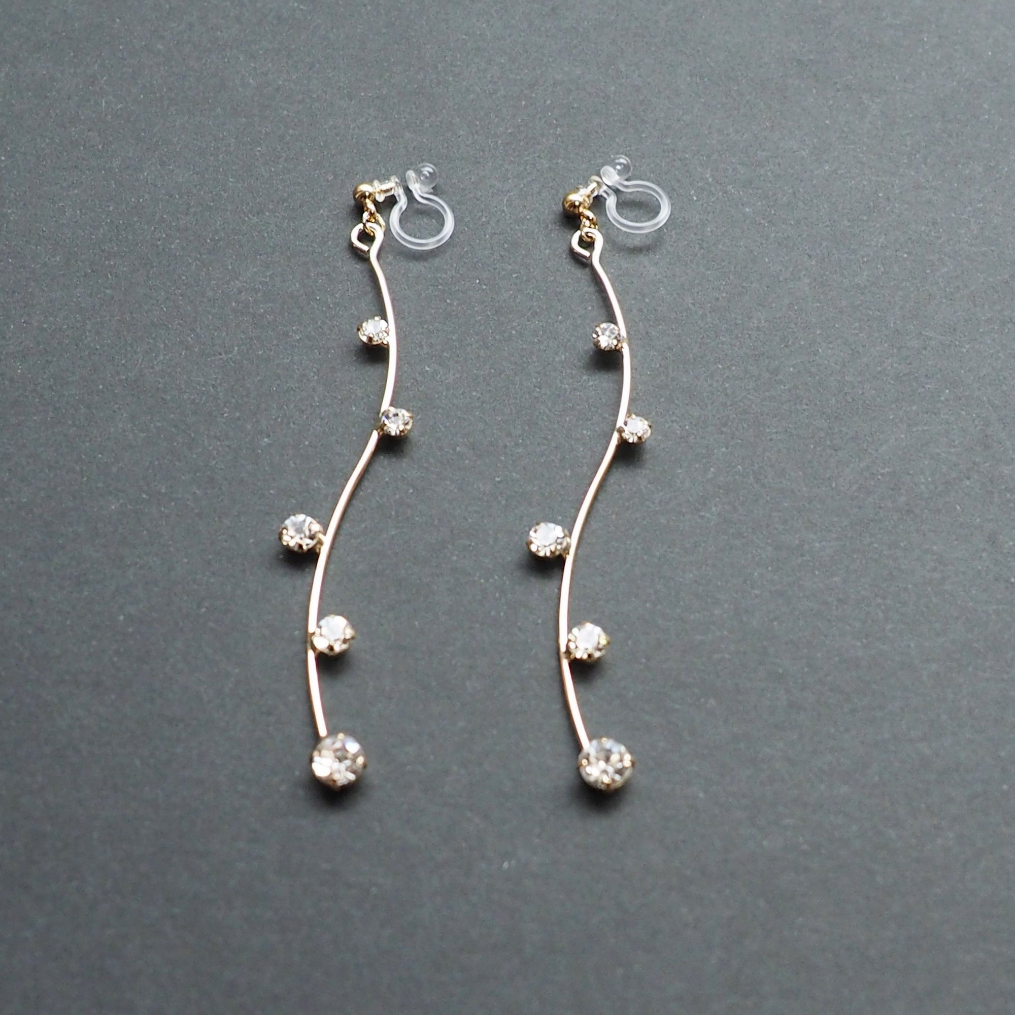 Gold waved bar rhinestone crystal dangle invisible clip on earrings - Miyabi Grace