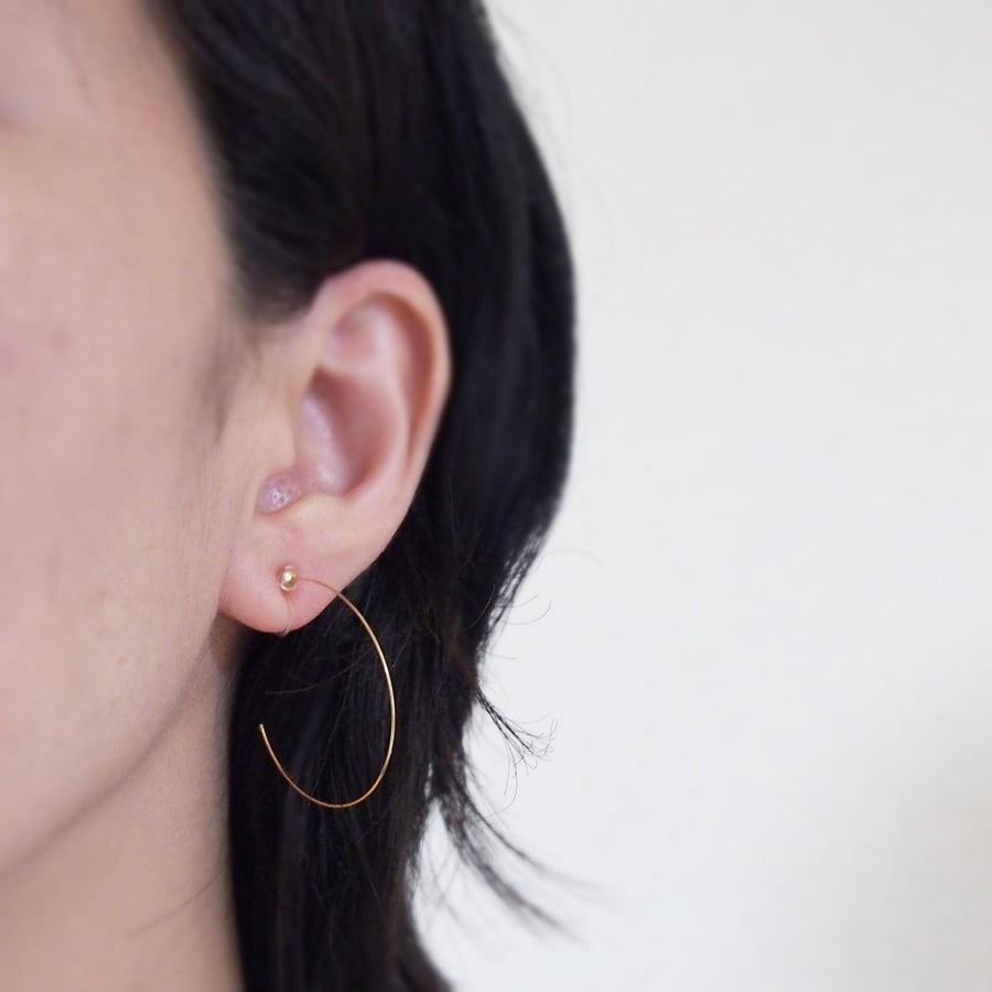 Large gold invisible clip on hoop earrings - miyabigracejewelry.com