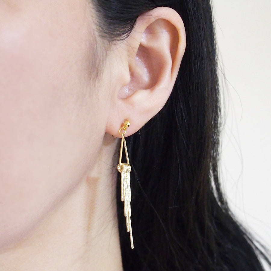 Gold fringe invisible clip on earrings - miyabigracejewelry.com