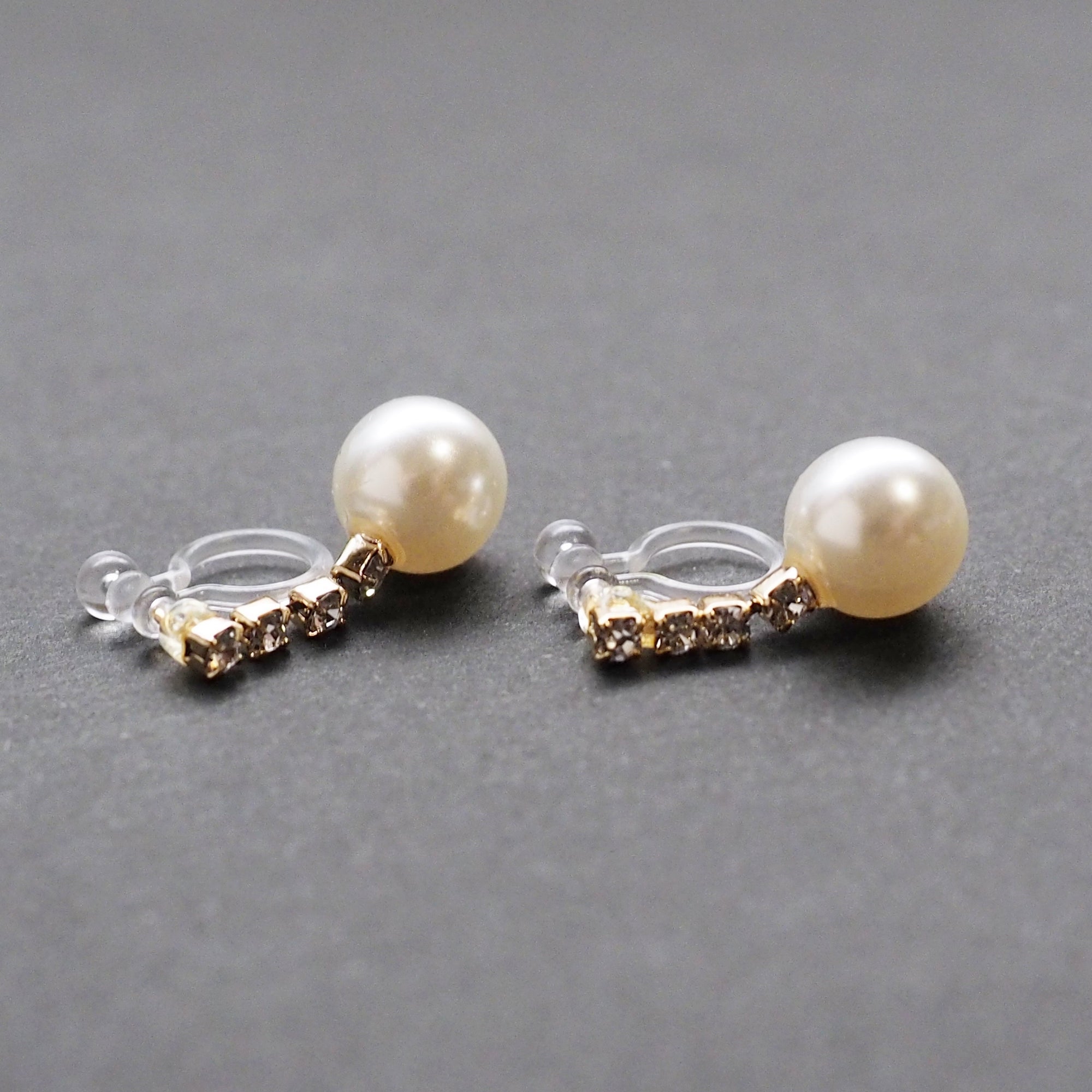 Dangle White Pearl & Crystal Invisible Clip On Earrings (Gold tone) - Miyabi Grace