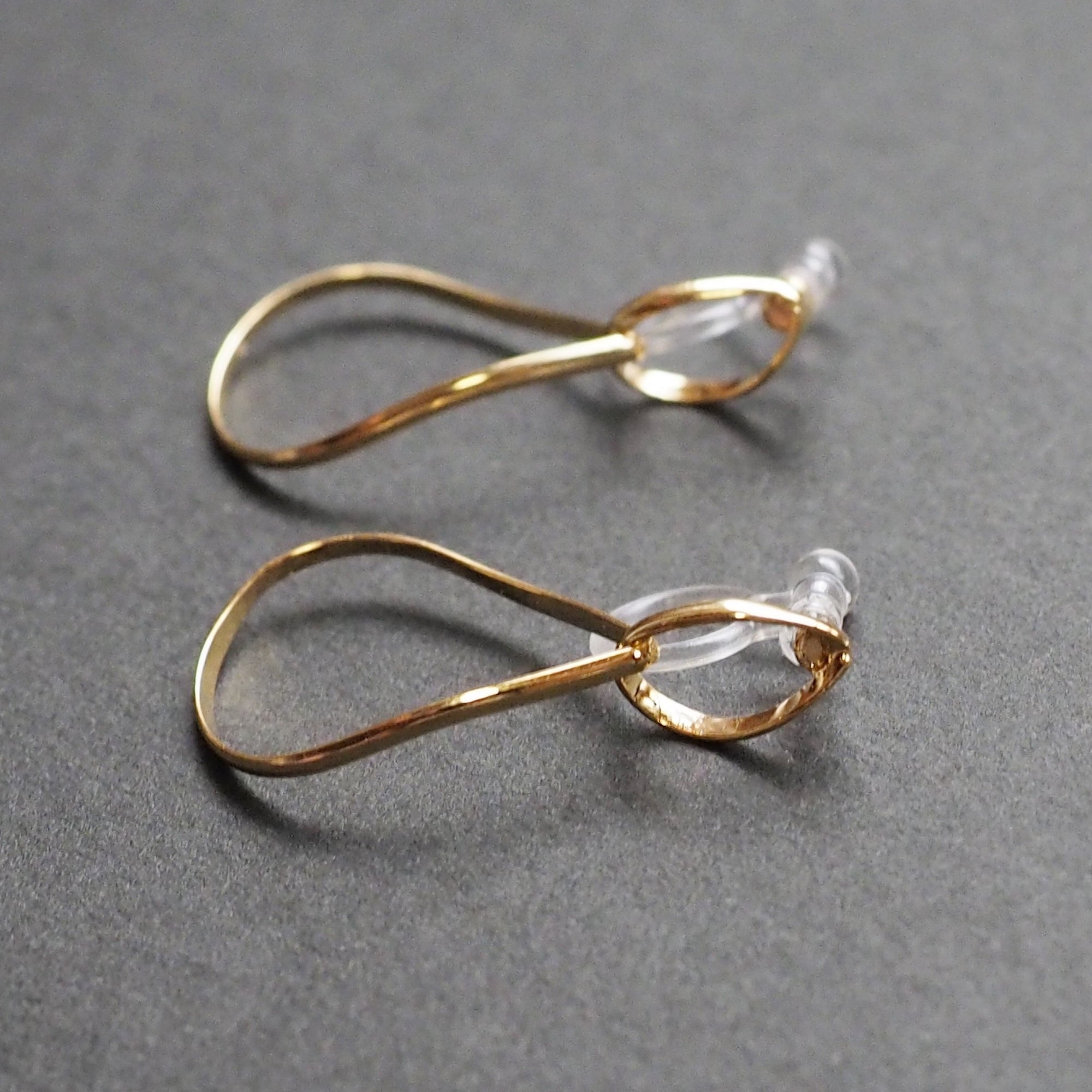 Dangle Gold Distorted Teardrop Hoop Invisible Clip On Earrings - Miyabi Grace