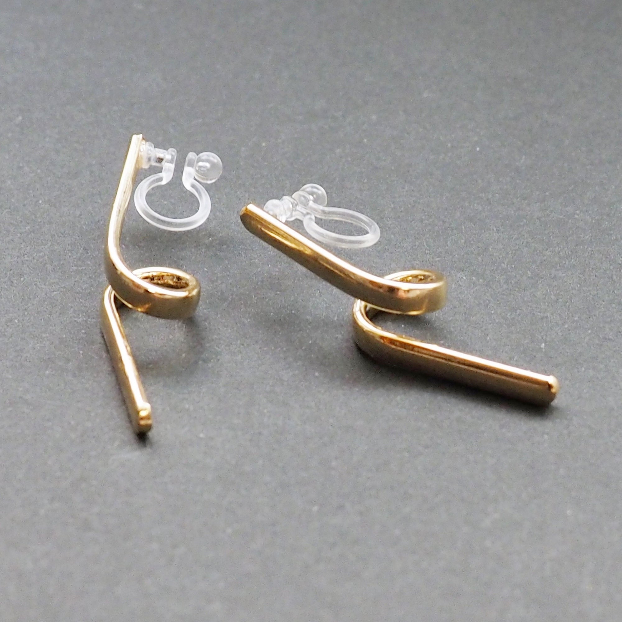 Gold Curved Bar Invisible Clip On Earrings - Miyabi Grace