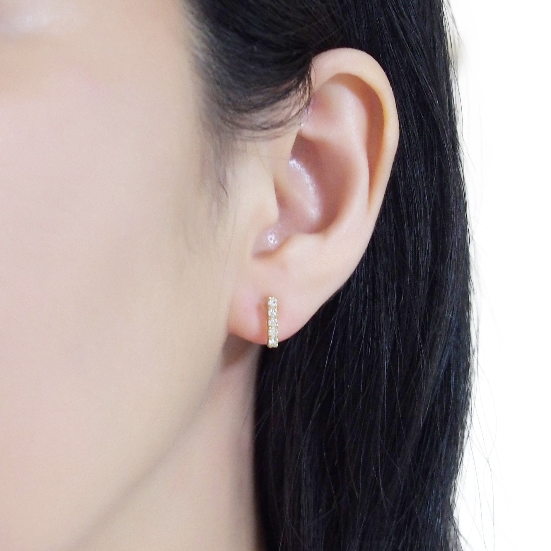 Short rhinestone bar invisible clip on earrings ( Gold tone ) - miyabigracejewelry.com