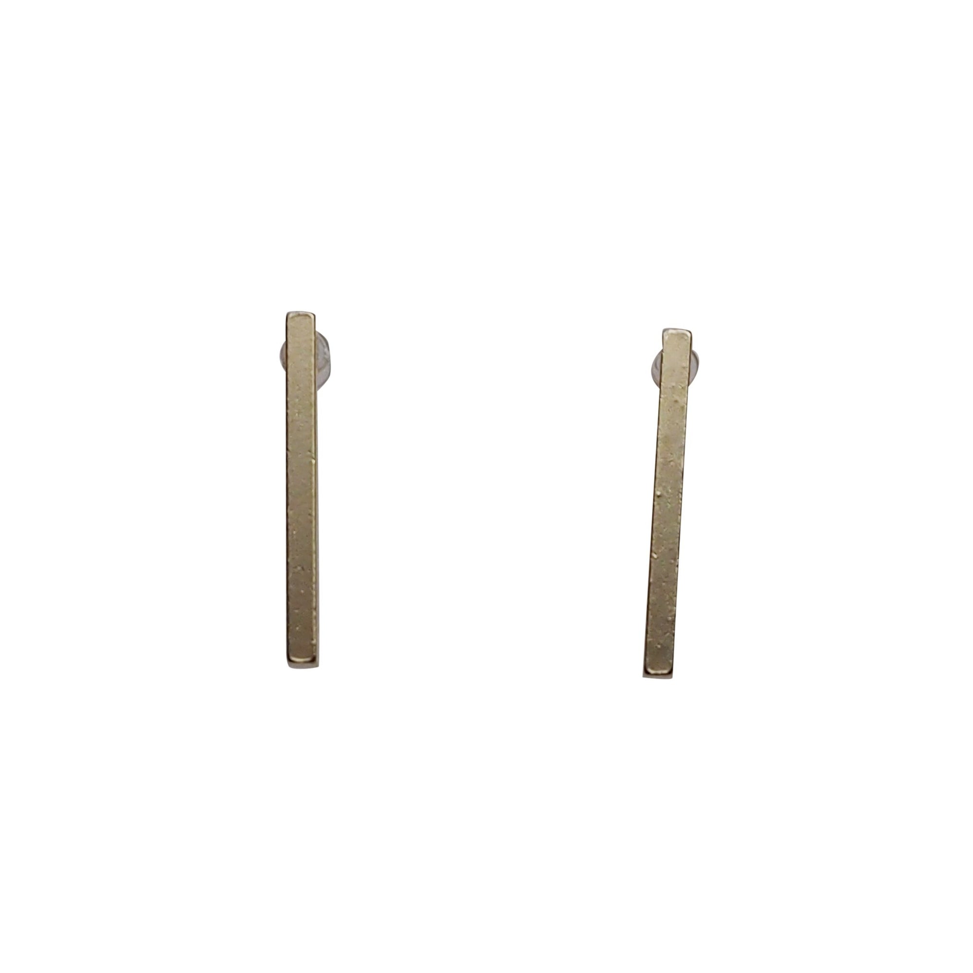 Minimal short bar invisible clip on earrings ( Gold tone ) - miyabigracejewelry.com