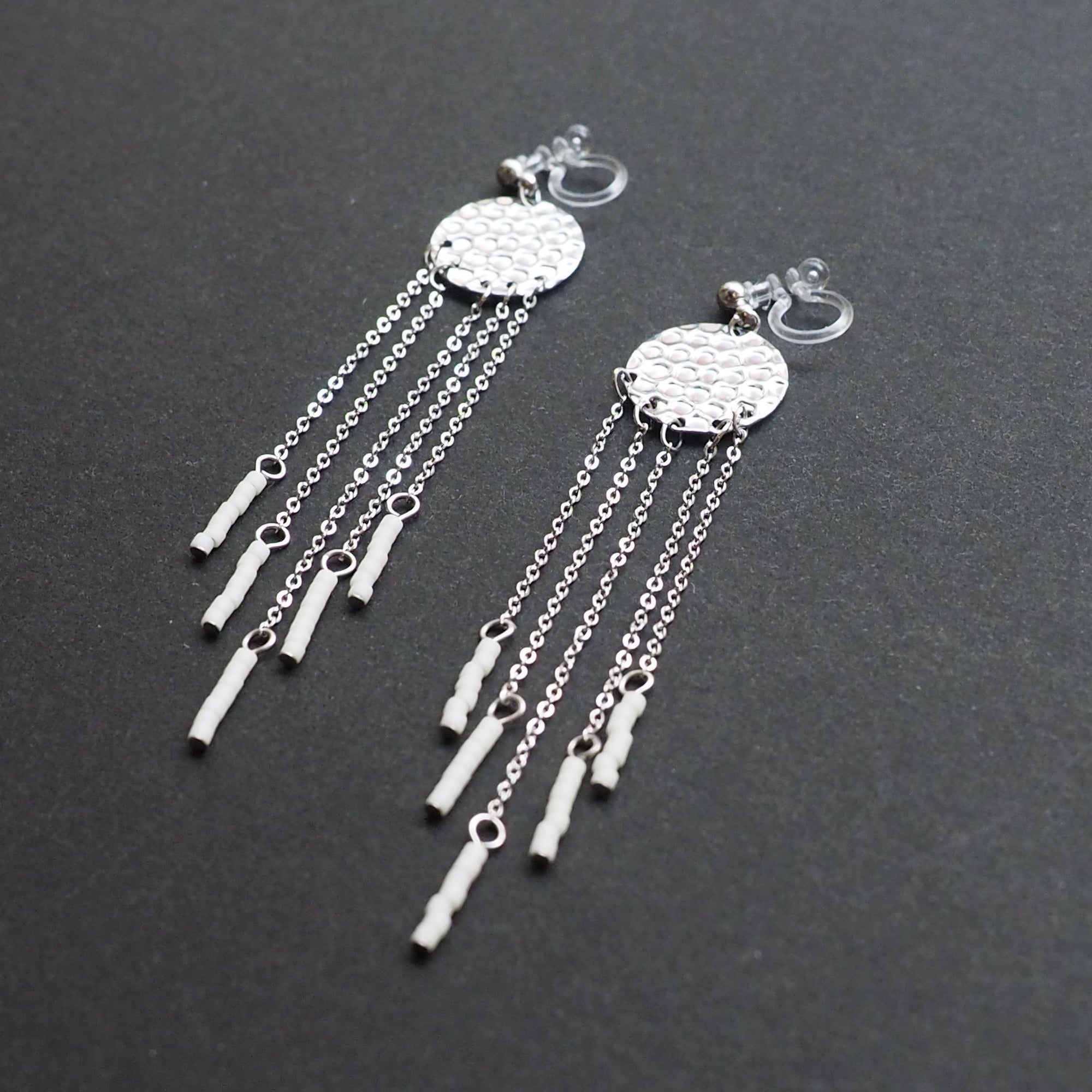 Hammered coin with white beads invisible clip on earrings ( Silver tone ) - Miyabi Grace