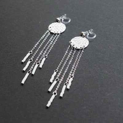 Hammered coin with white beads invisible clip on earrings ( Silver tone ) - Miyabi Grace