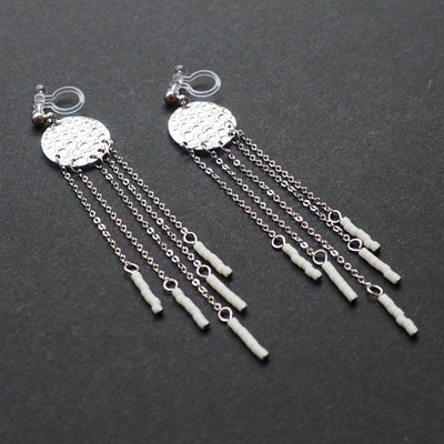 Hammered coin with white beads invisible clip on earrings ( Silver tone ) - Miyabi Grace