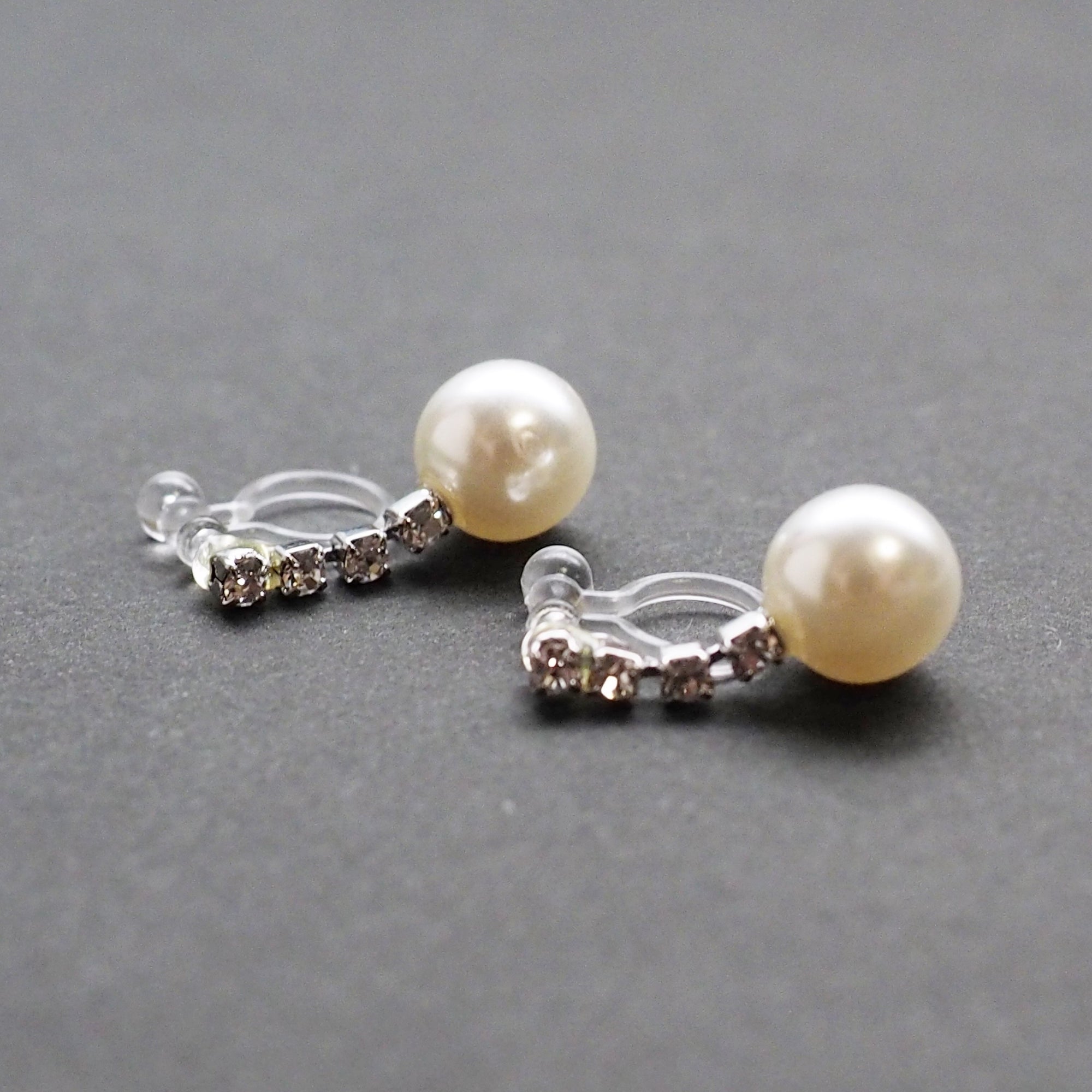 Dangle White Pearl & Crystal Invisible Clip On Earrings (Silver tone) - Miyabi Grace