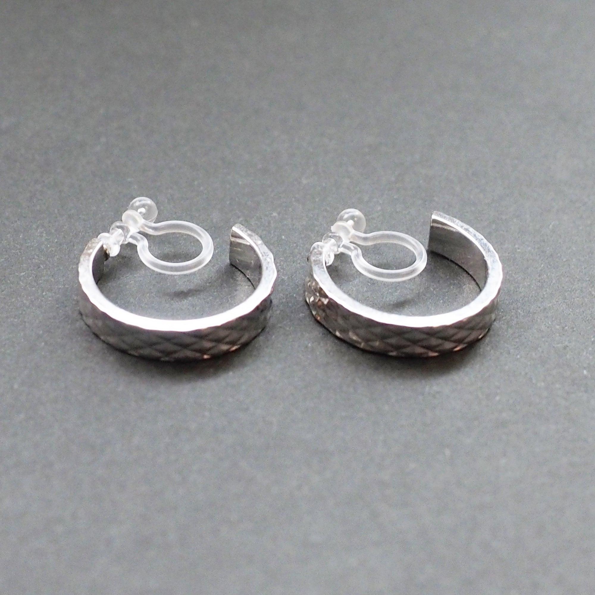 Silver Quilting Invisible Clip On Hoop Earrings - Miyabi Grace
