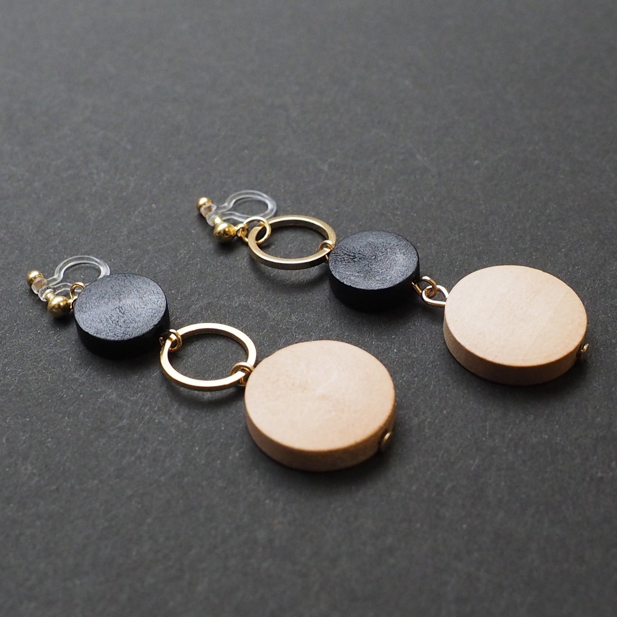Beige and black wood invisible clip on earrings - miyabigracejewelry.com