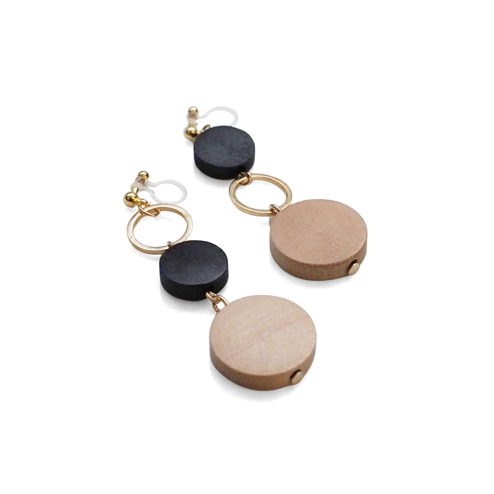 Beige and black wood invisible clip on earrings - miyabigracejewelry.com
