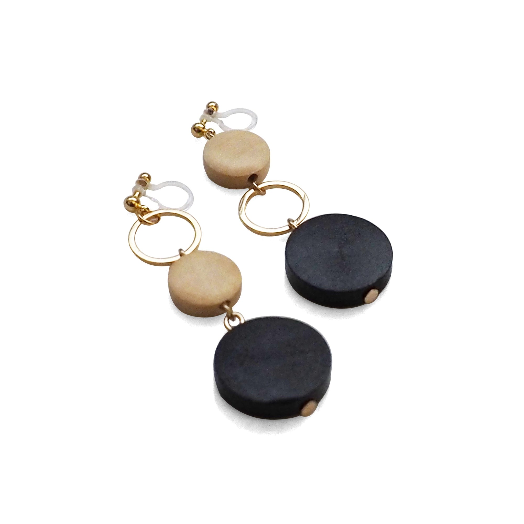 Black and beige wood invisible clip on earrings - miyabigracejewelry.com