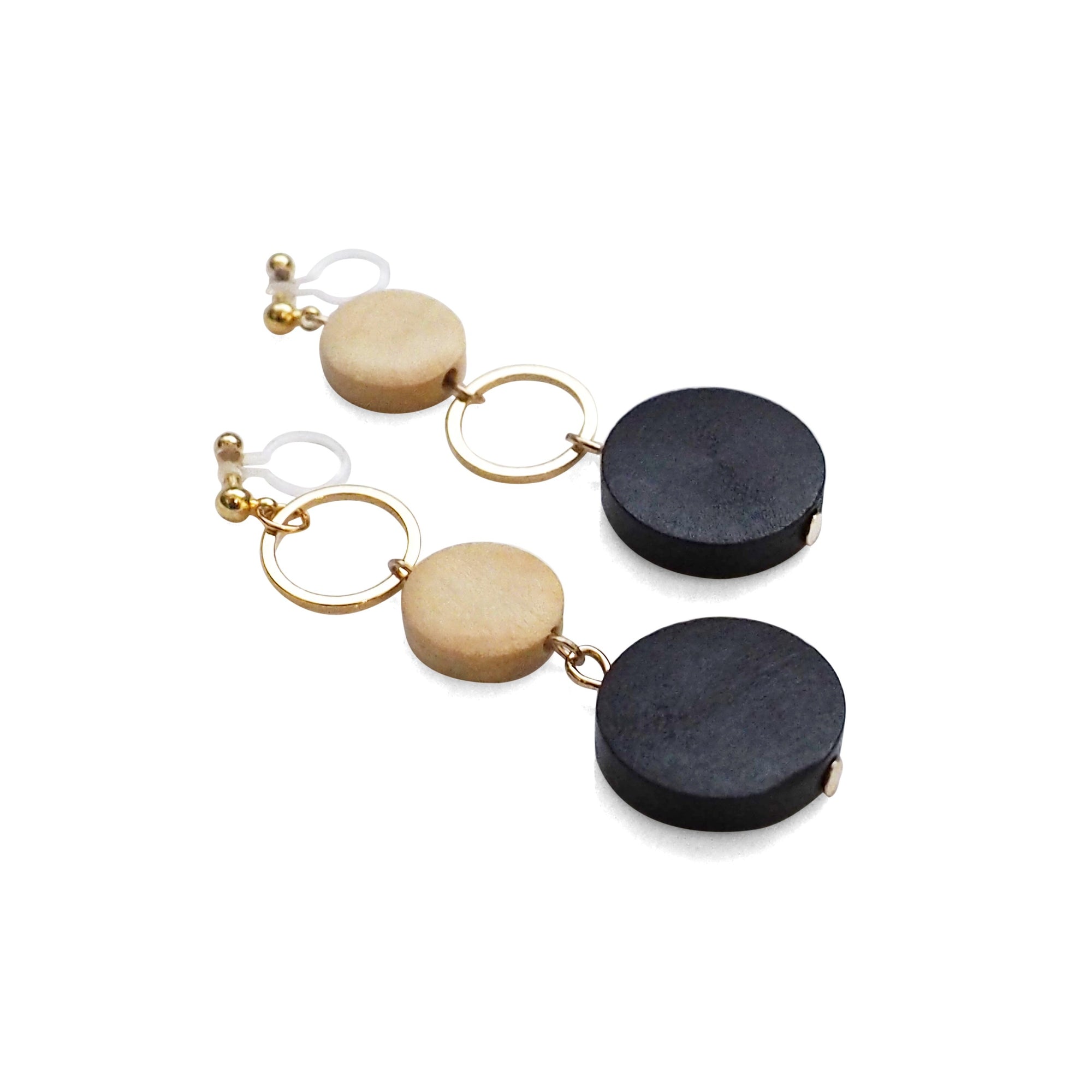 Black and beige wood invisible clip on earrings - miyabigracejewelry.com