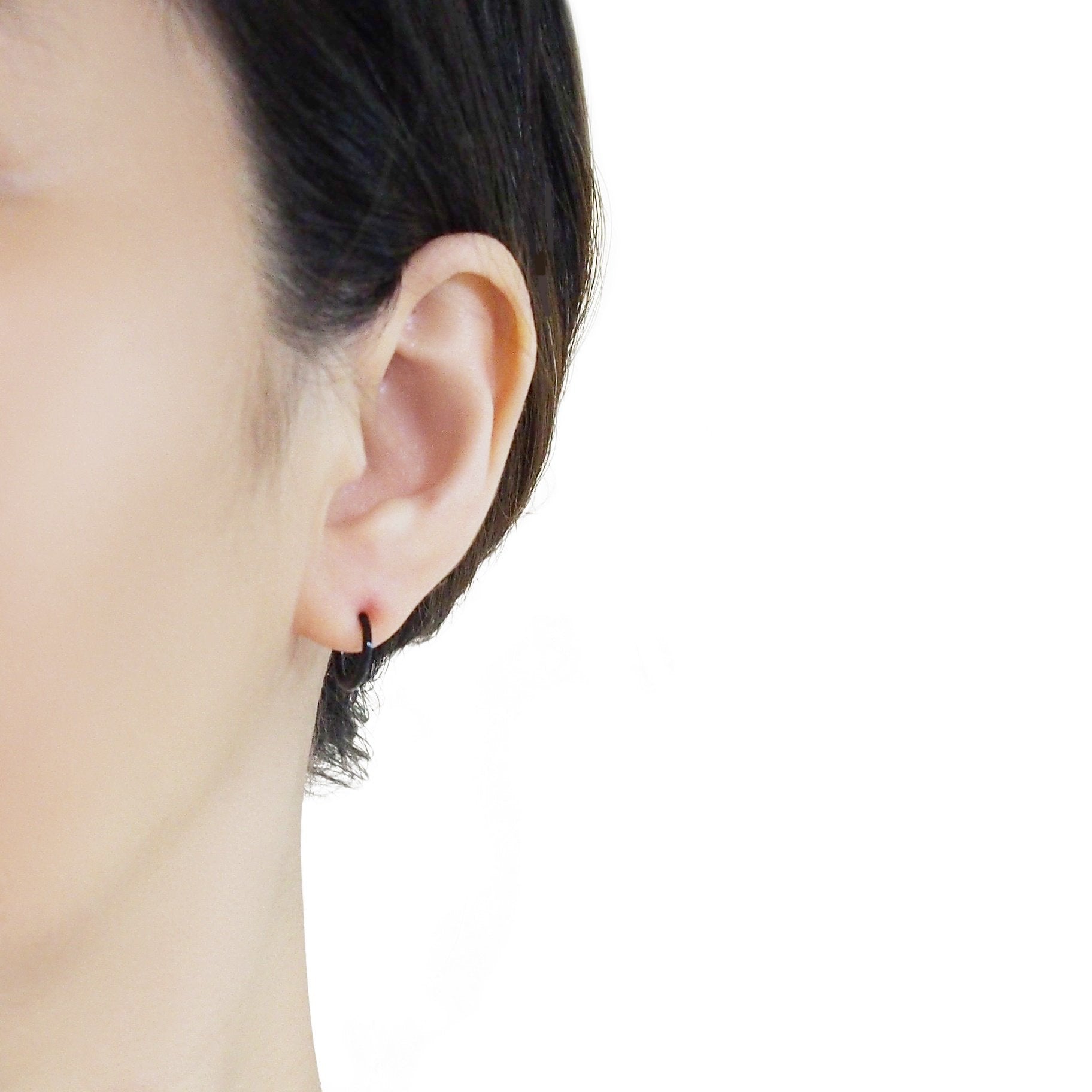 Black 12mm Invisible Clip On Earrings - Miyabi Grace