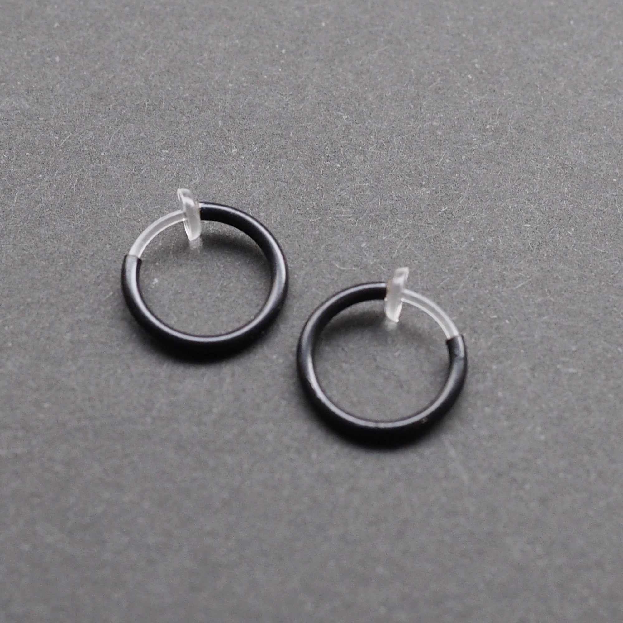 Black 12mm Invisible Clip On Earrings - Miyabi Grace