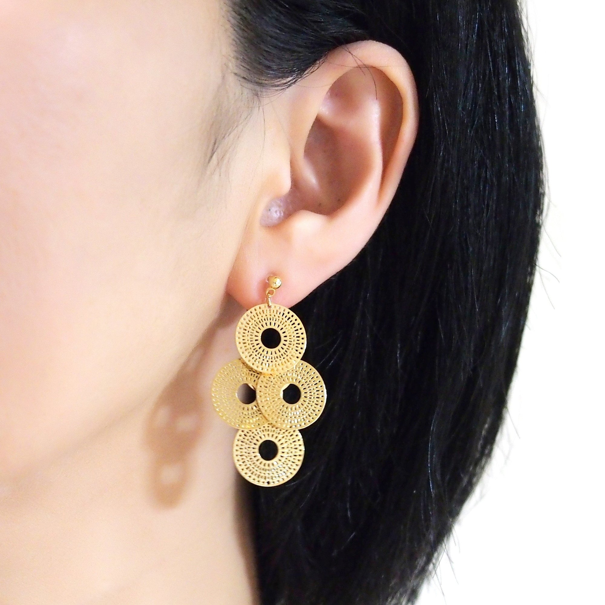 Dangle gold circle filigree invisible clip on earrings - miyabigracejewelry.com