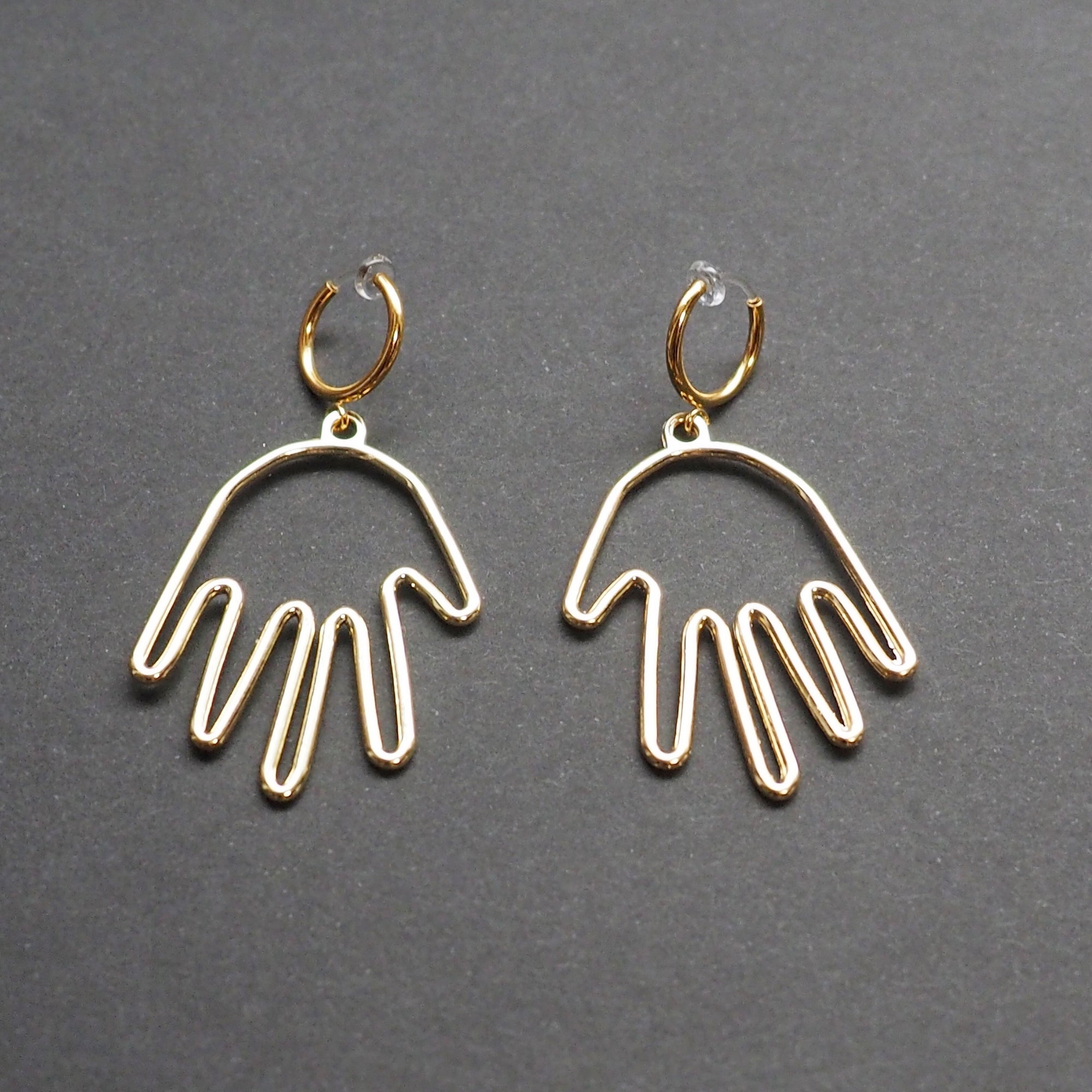 Gold hands clip on hoop earrings - Miyabi Grace