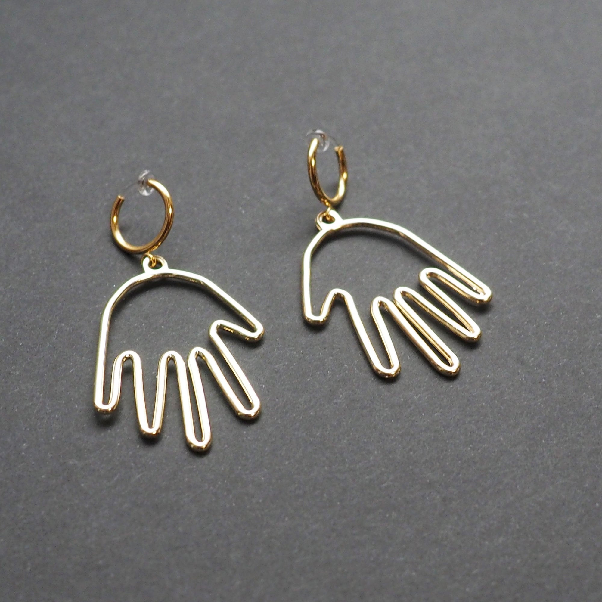Gold hands clip on hoop earrings - Miyabi Grace
