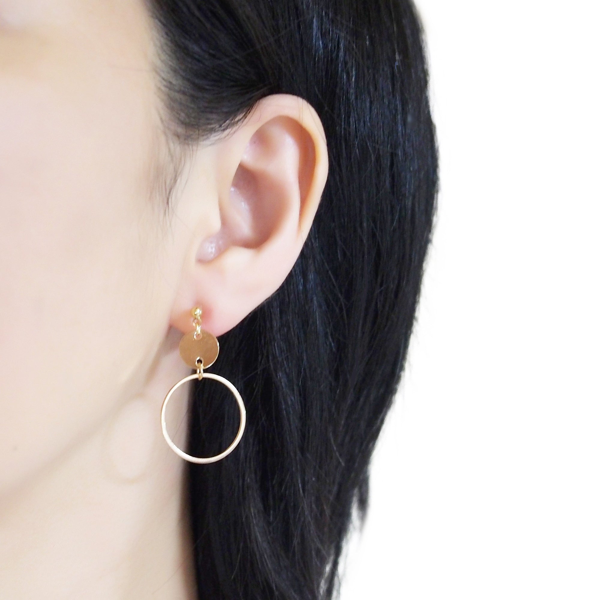 Red tassel and gold hoop invisible clip on earrings - miyabigracejewelry.com