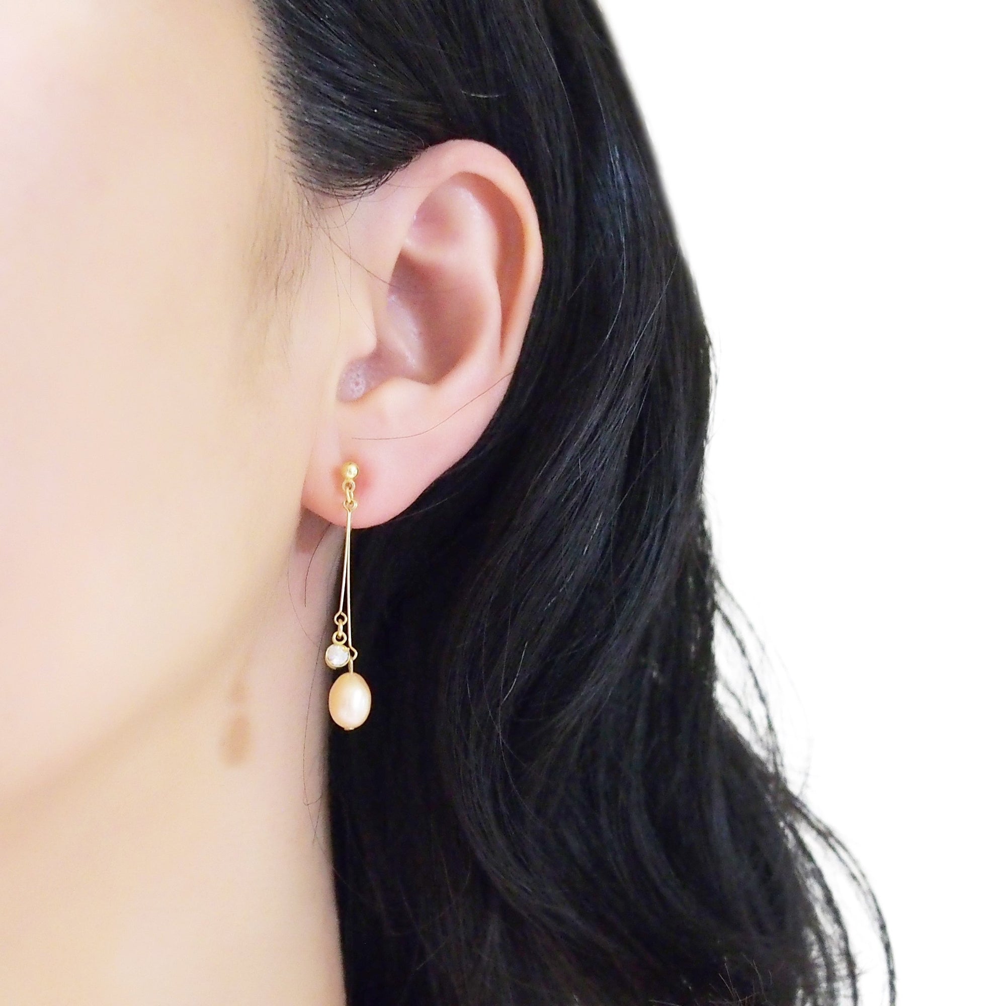 Light orange freshwater pearl invisible clip on earrings - miyabigracejewelry.com
