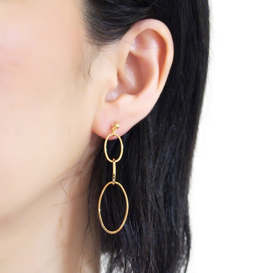 Dangle Gold Triple Hoop Invisible Clip on Earrings - miyabigracejewelry.com