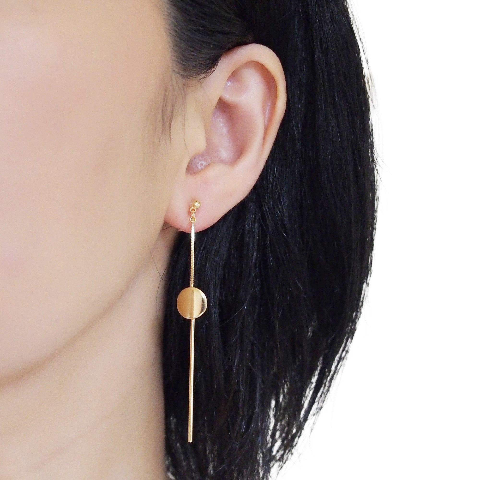 Dangle gold threader with coin invisible clip on earrings - miyabigracejewelry.com