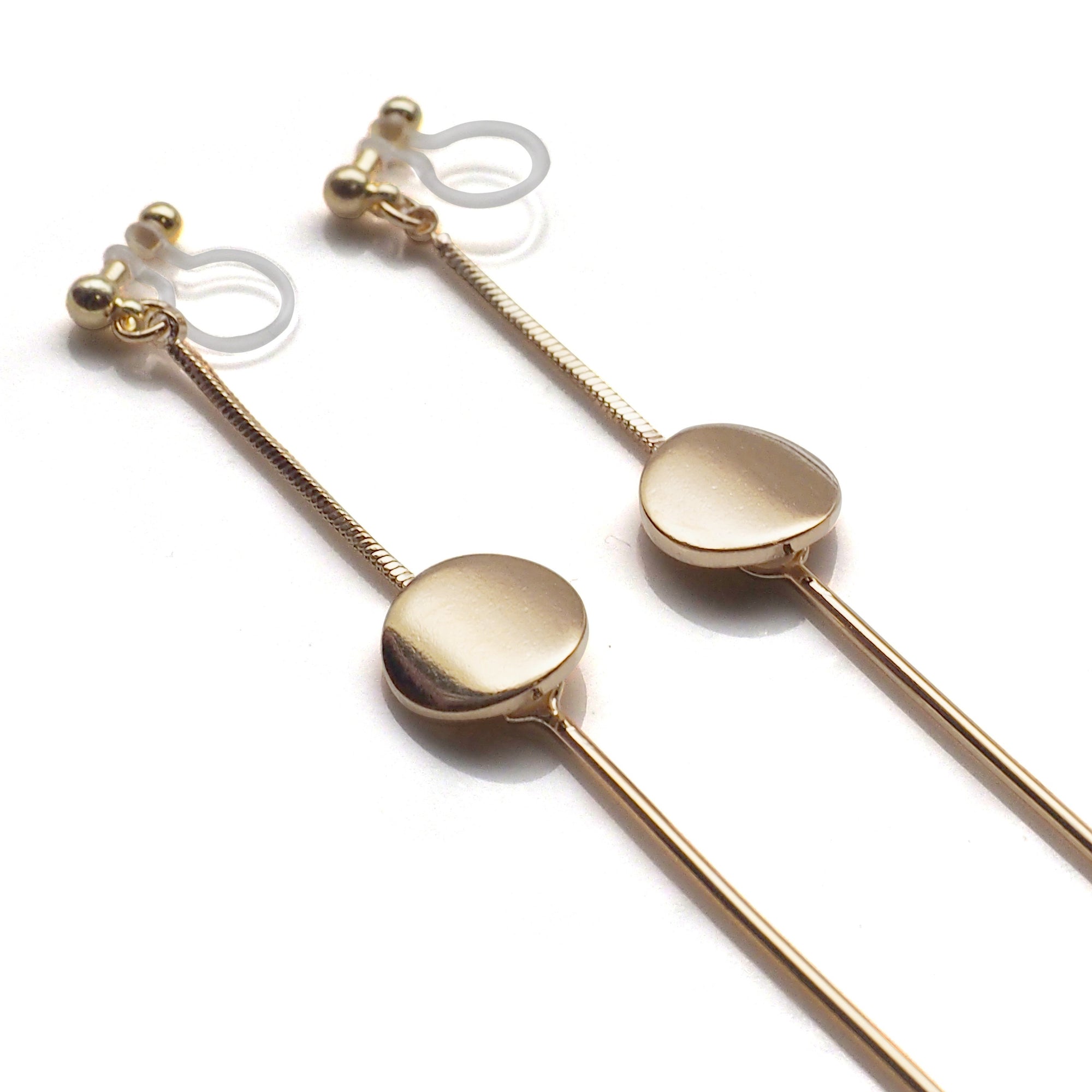 Dangle gold threader with coin invisible clip on earrings - miyabigracejewelry.com