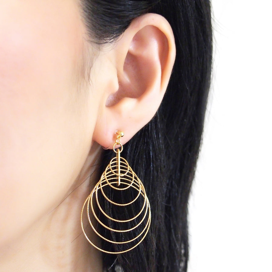 Dangle Gold Gradated Hoop Invisible Clip on Earrings - Miyabi Grace