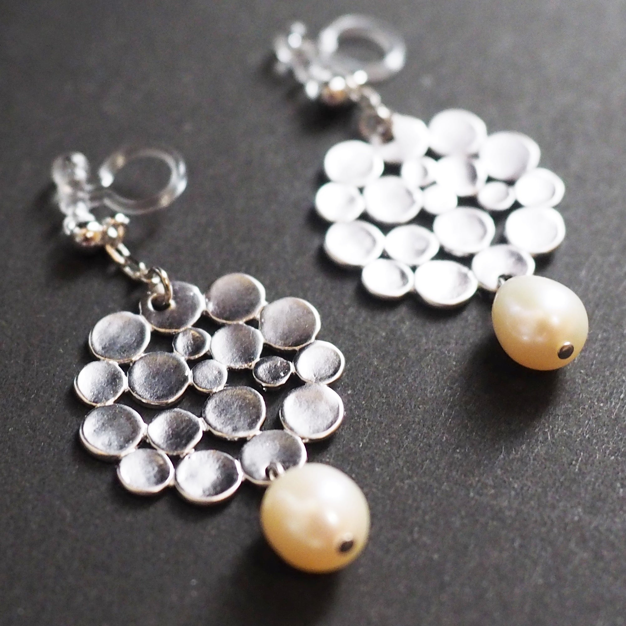 Silver bubble filigree and freshwater pearl invisible clip on earrings - miyabigracejewelry.com