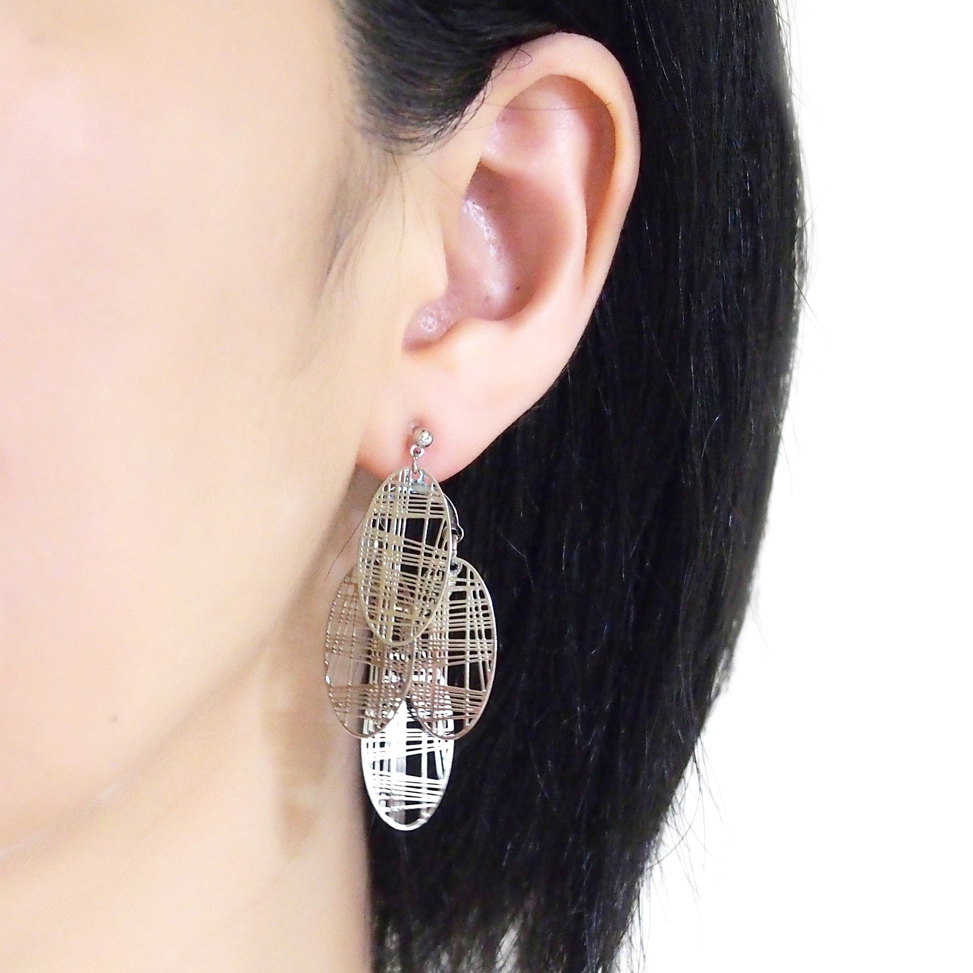 Silver gingham check filigree invisible clip on earrings - miyabigracejewelry.com