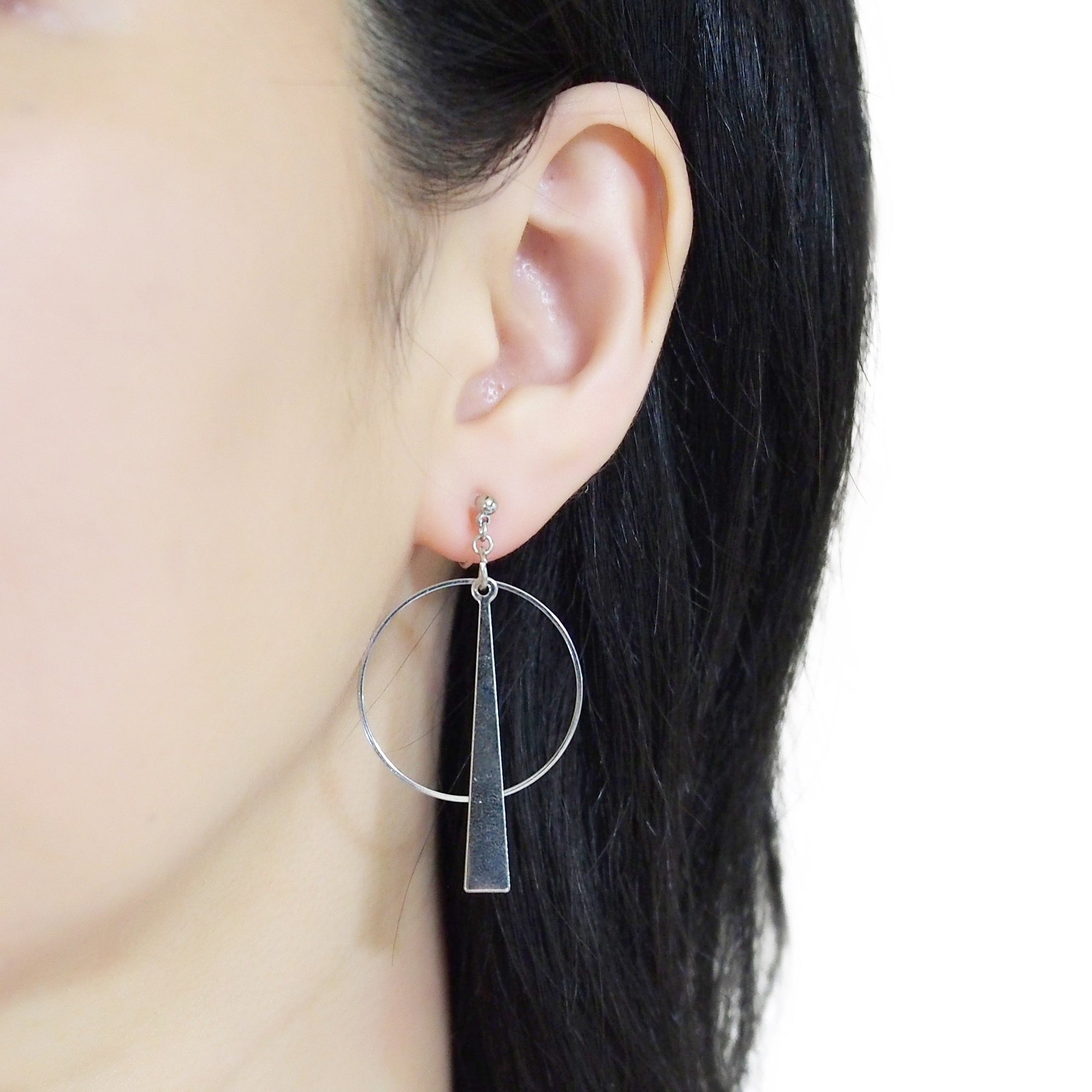Geometric silver hoop invisible clip on earrings - miyabigracejewelry.com